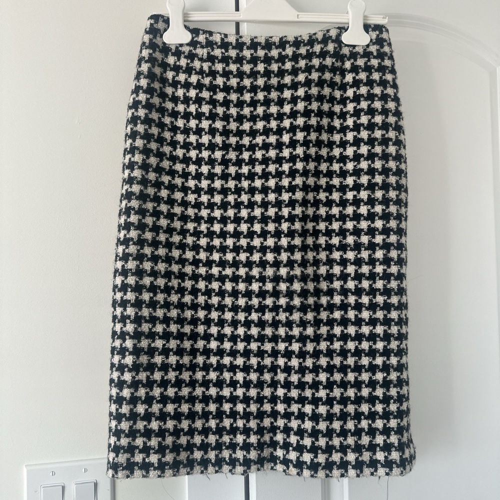 Classic Vintage Black and White Houndstooth Midi Skirt